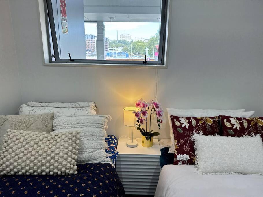 Immaculate 3 Bd 2 Bth Apartment -Free Carpark & Pool Auckland Exterior photo