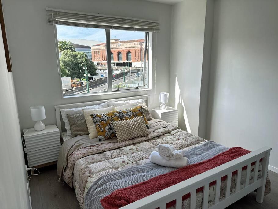 Immaculate 3 Bd 2 Bth Apartment -Free Carpark & Pool Auckland Exterior photo