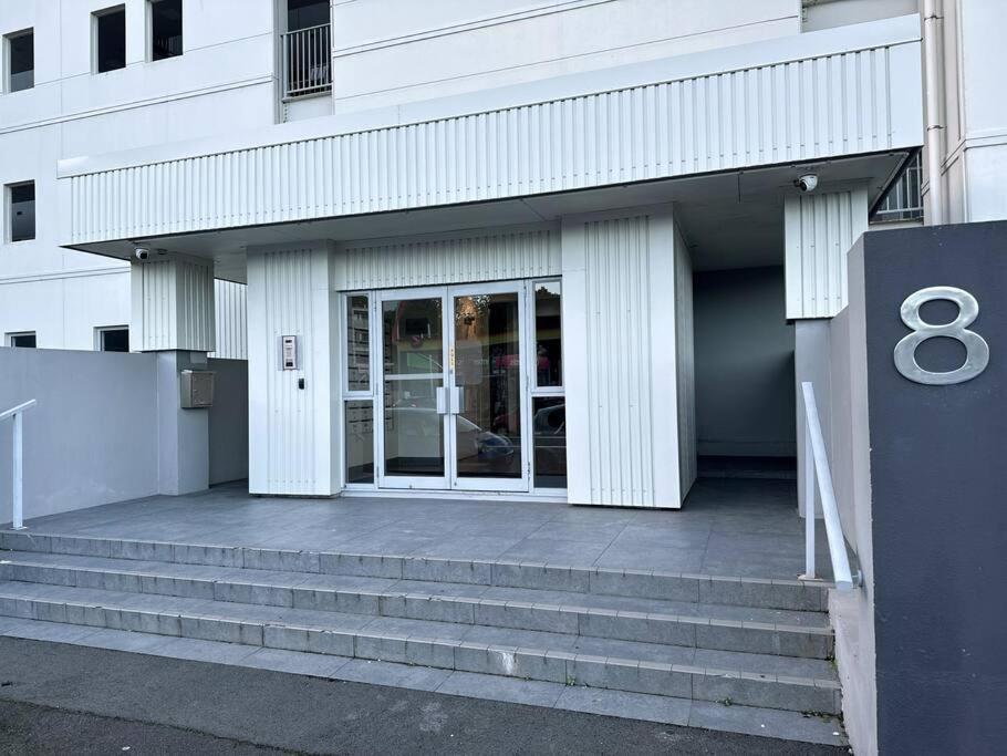 Immaculate 3 Bd 2 Bth Apartment -Free Carpark & Pool Auckland Exterior photo