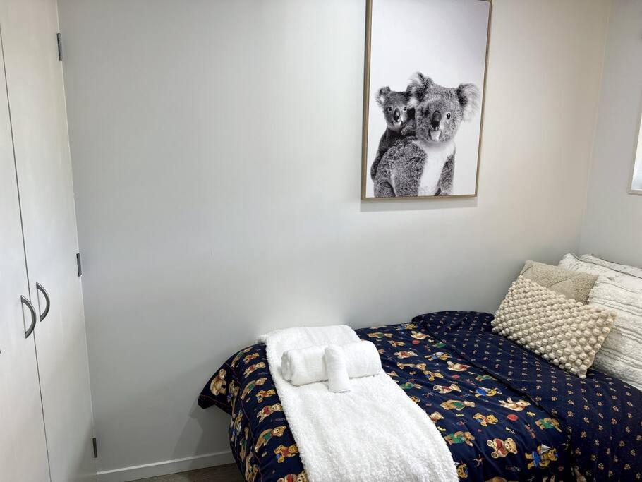 Immaculate 3 Bd 2 Bth Apartment -Free Carpark & Pool Auckland Exterior photo
